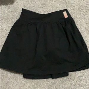 trendy black tennis skirt!